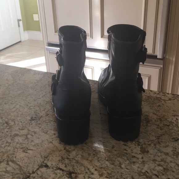 Steve Madden Boots - Picture 6 of 11